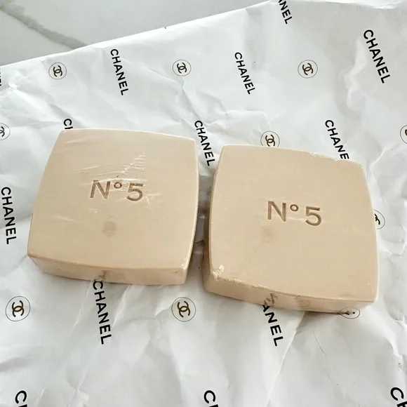 Vintage Chanel N°5 Bath Soaps Set LES SAVONS THE SOAPS 2.6 oz x 2 - Picture 3 of 5
